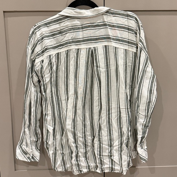 Thread & Supply Button Down - Picture 4 of 4